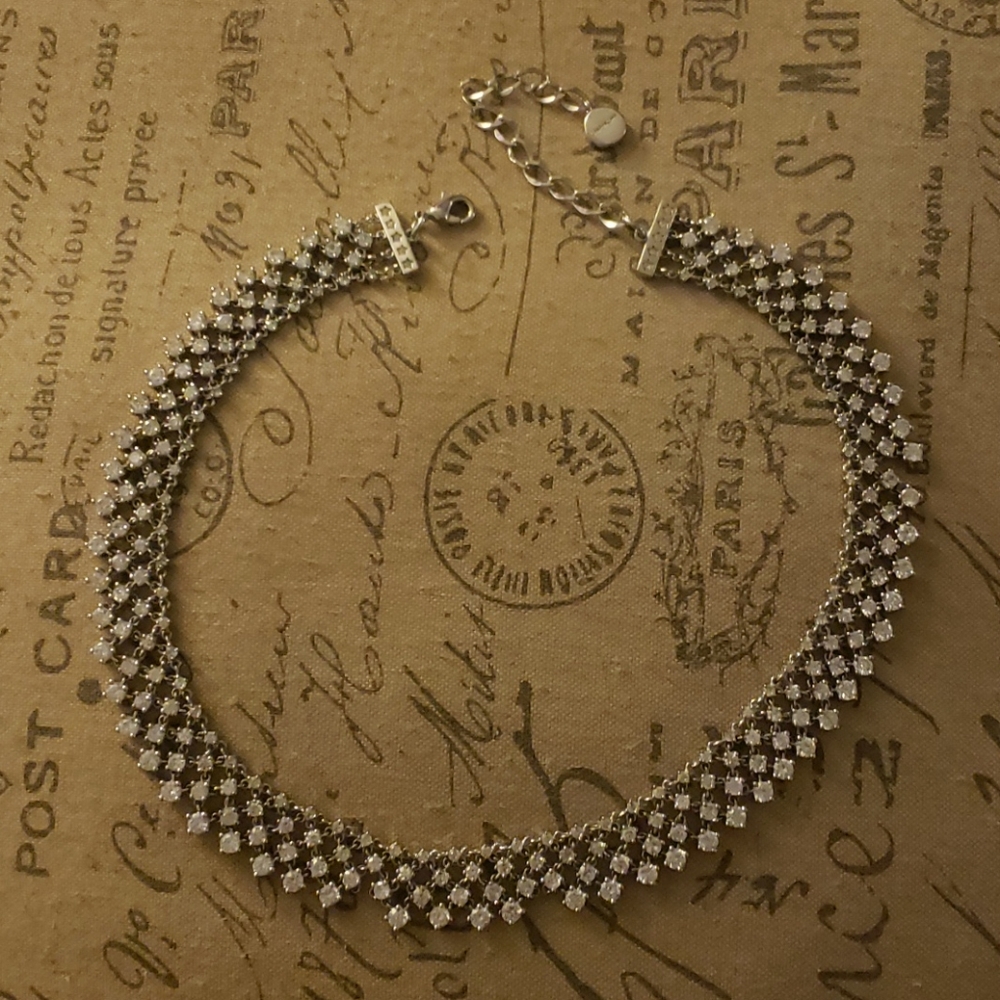 Givenchy's Women's choker